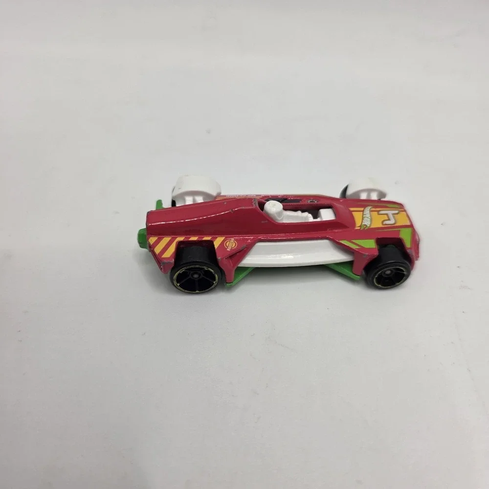 Hot Wheels Med-Evil Die-Cast Car Red‎ Green  2006 Mattel